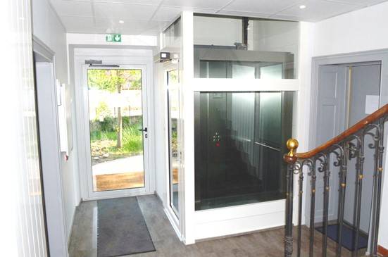 Installation et mise en service d'un ascenseur privatif dans un centre médical en Haute-Garonne (31)