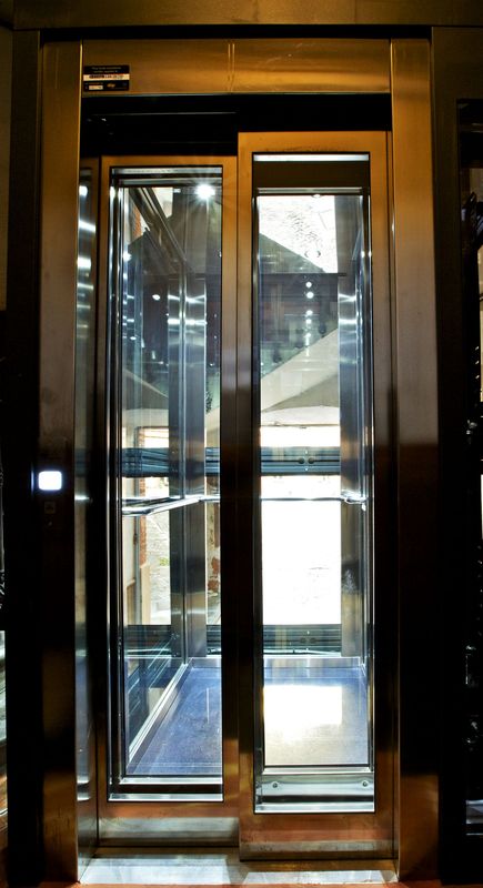 Rénovation des portes d'ascenseur à Toulouse