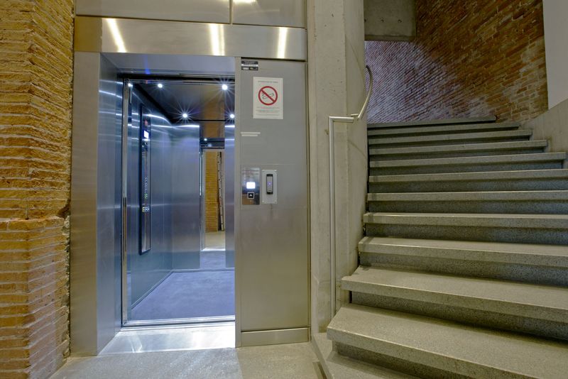 emploi dans l'ascenseur et la fermeture (portail) à Toulouse