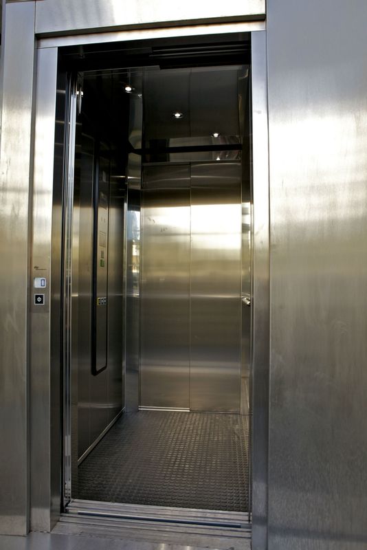 Modernisation et réparation d'un ascenseur privé à Toulouse