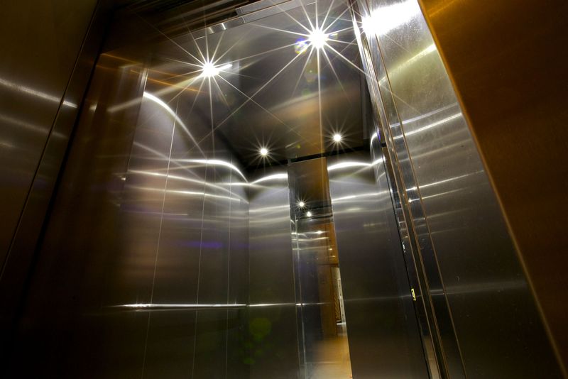 travaux de modernisation de cabine d'ascenseur dans le 31