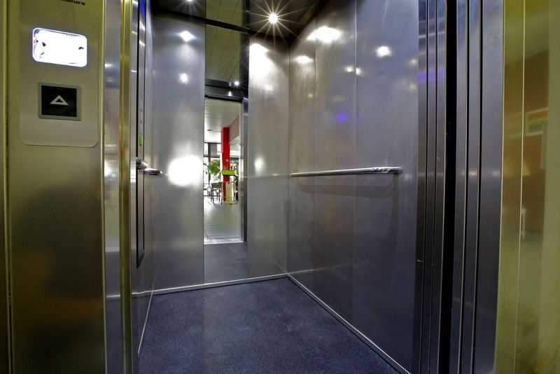 installateur d'ascenseur pour des bâtiments recevant du public à Toulouse