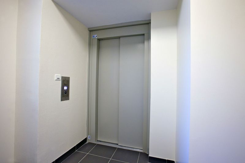 Palier ascenseur Université Toulouse Jean Jaurès