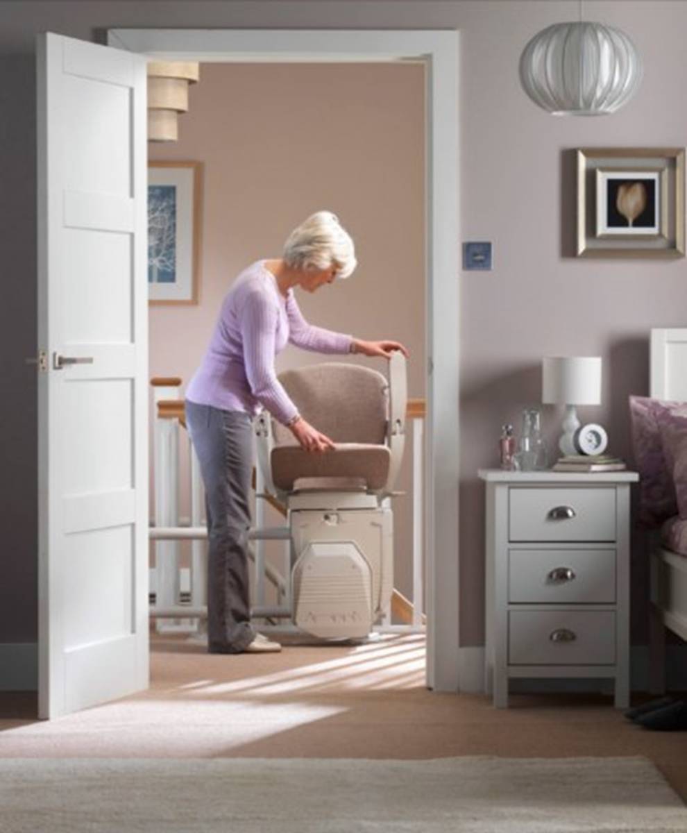 Mise en place d'un fauteuil monte-escalier pour escalier tournant à TOULOUSE