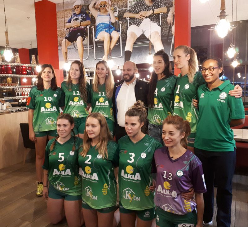 Photo des partenaires pour la saison 2018-2019